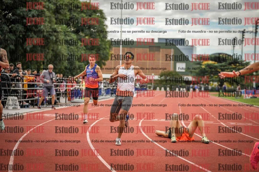 Fotos de los 400 m llanos de varones