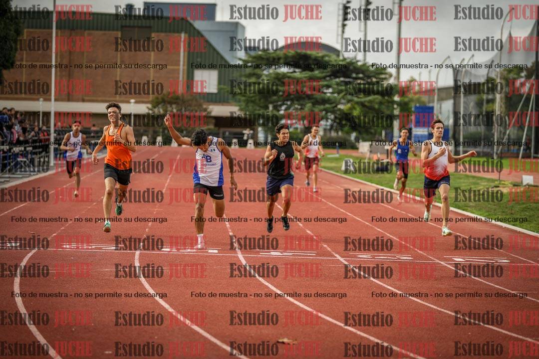 Fotos de los 400 m llanos de varones