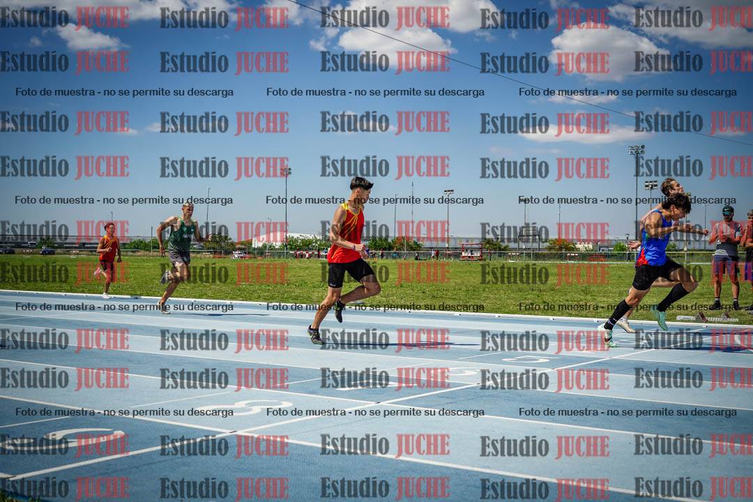Fotos de los 400 m llanos de varones