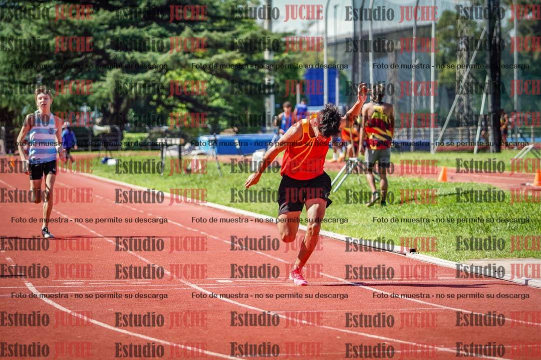 Fotos de los 80 m de varones