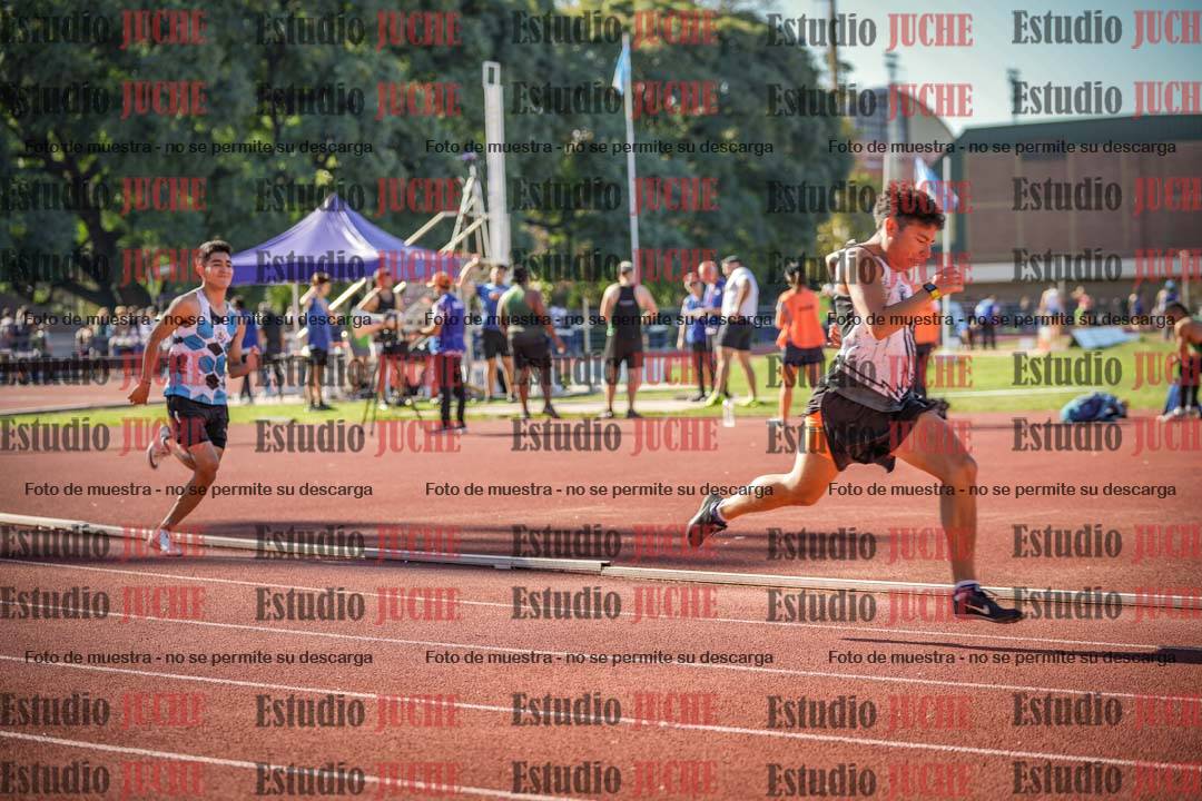 Fotos de los 400 m llanos de varones