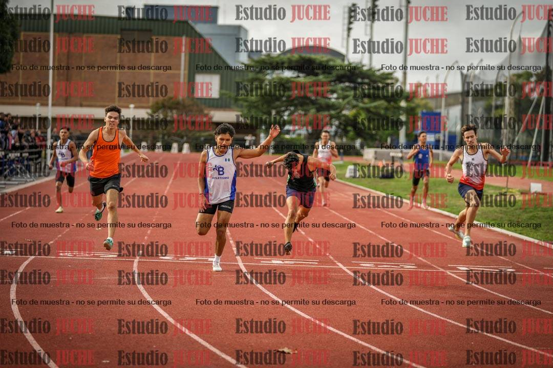 Fotos de los 400 m llanos de varones