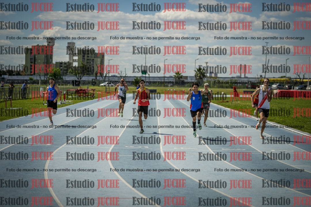 Fotos de los 400 m llanos de varones