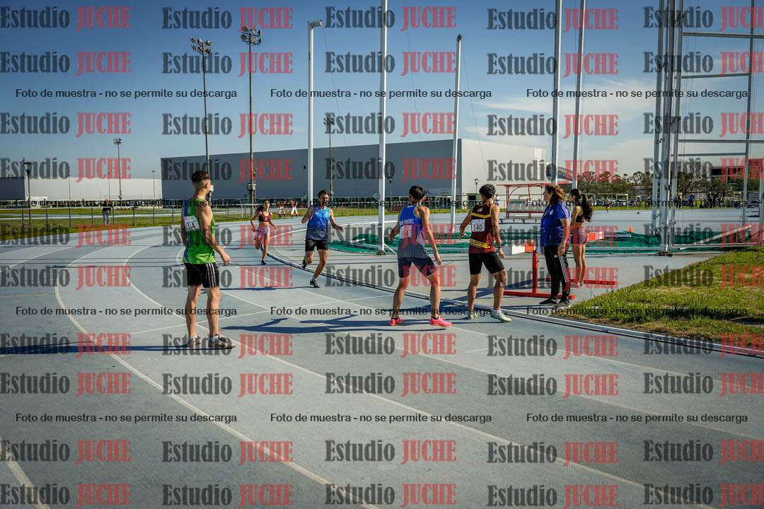 Fotos de las postas 8x300 m mixtas