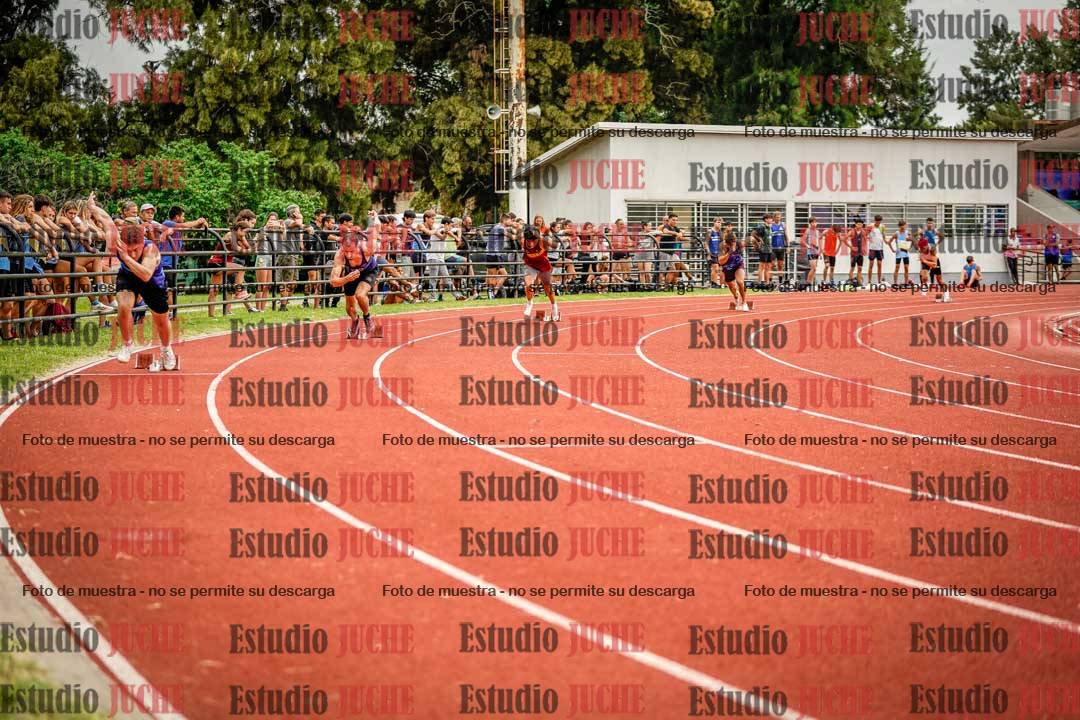 Fotos de los 400 m con vallas de varones