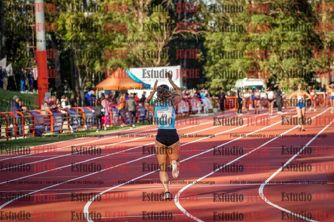 Fotos de los relevos 4x100 m de mujeres