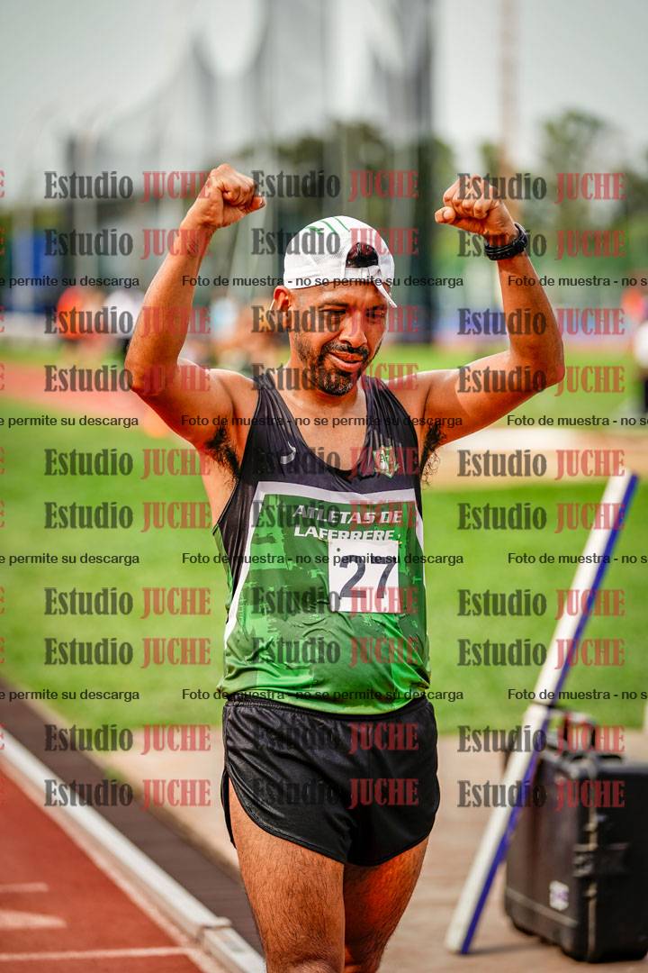 Fotos de los 3000 m con obstáculos de varones