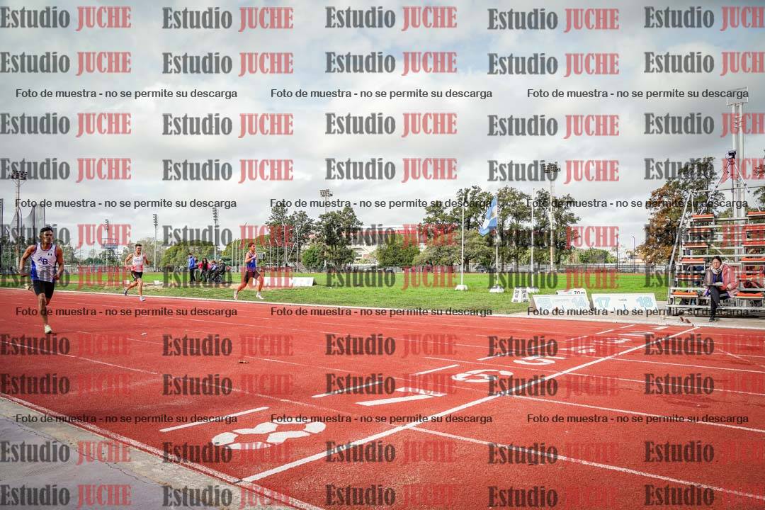Fotos de los 400 m llanos de varones