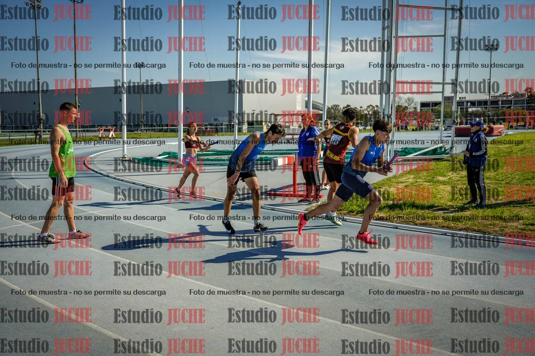 Fotos de las postas 8x300 m mixtas
