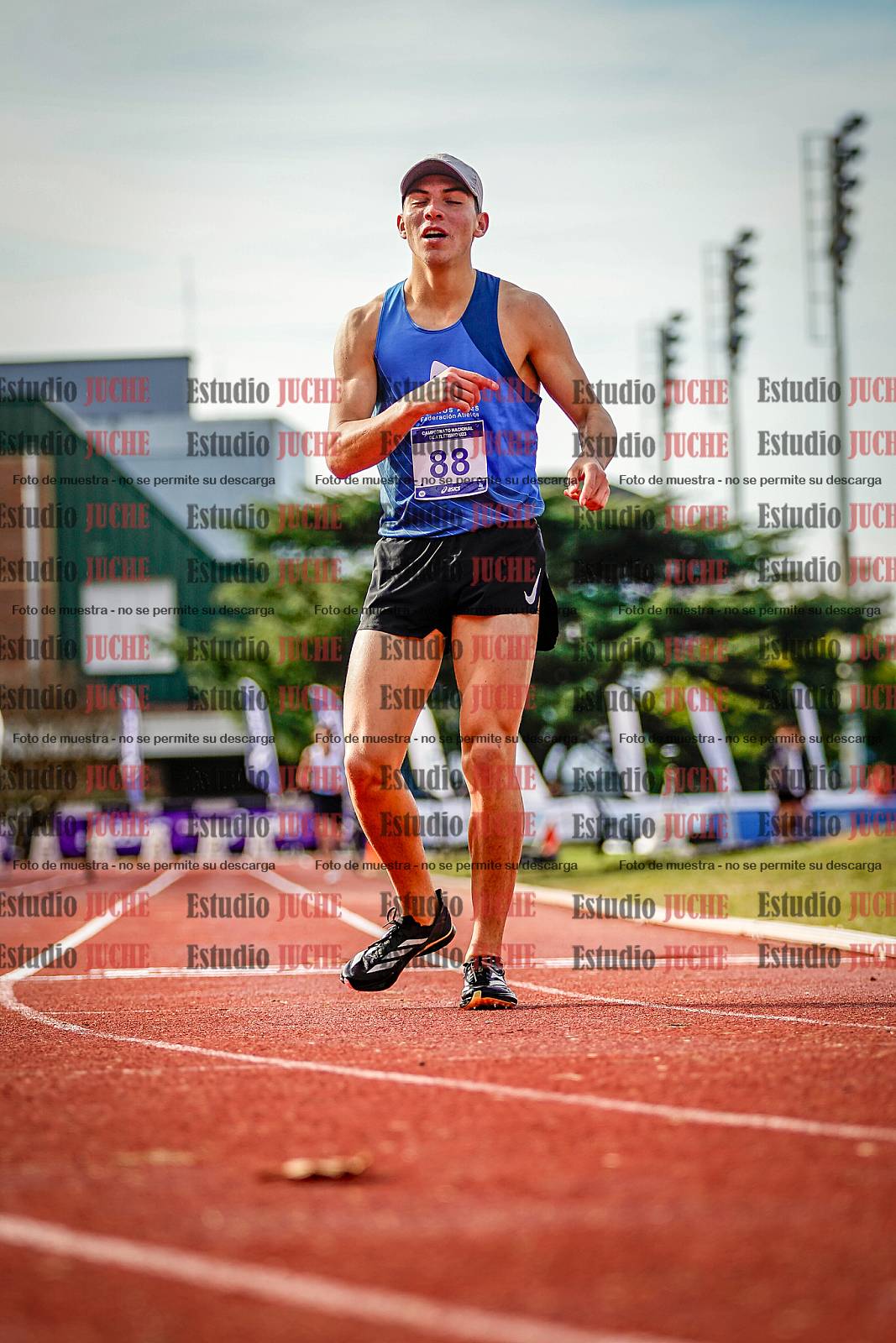 Fotos de los 3000 m con obstáculos de varones