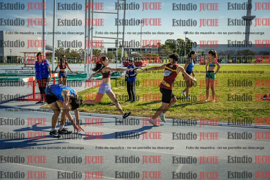 Fotos de las postas 8x300 m mixtas