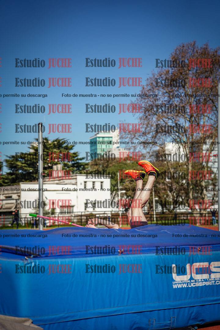 Fotos del salto en alto - todos los grupos
