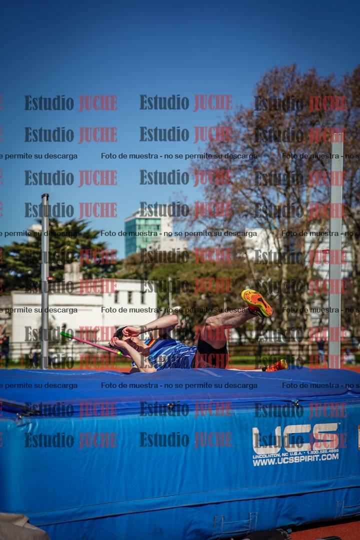 Fotos del salto en alto - todos los grupos