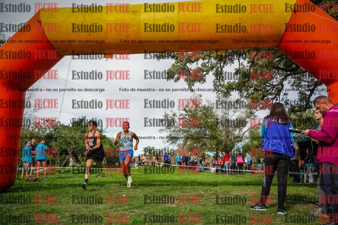 Fotos de la llegada del cross de 8000 m