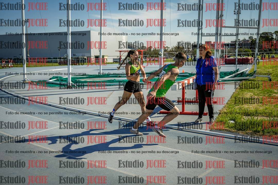 Fotos de las postas 8x300 m mixtas