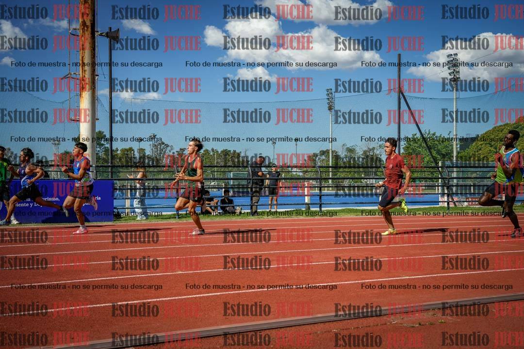 Fotos de los 200 m llanos de varones