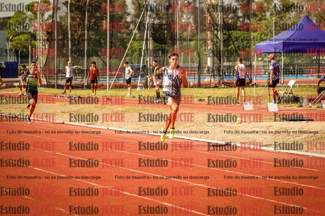 Fotos de los 800 m llanos de varones