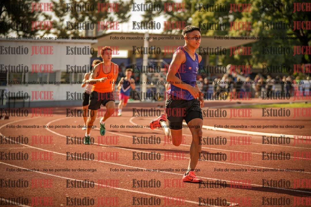 Fotos de los 400 m llanos de varones