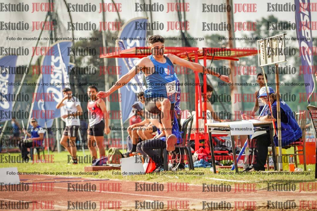 Fotos del salto en largo de varones