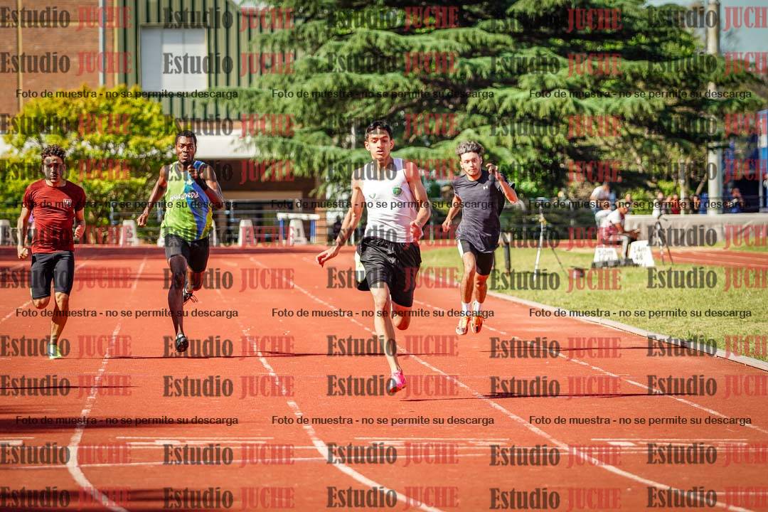 Fotos de los 200 m llanos de varones