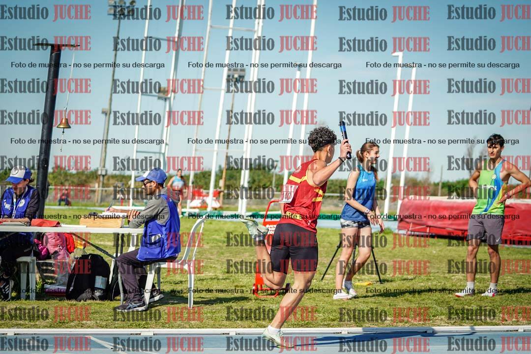 Fotos de las postas 8x300 m mixtas
