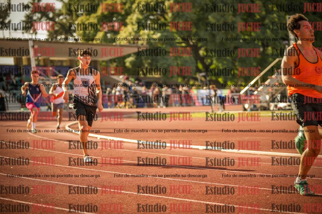Fotos de los 400 m llanos de varones