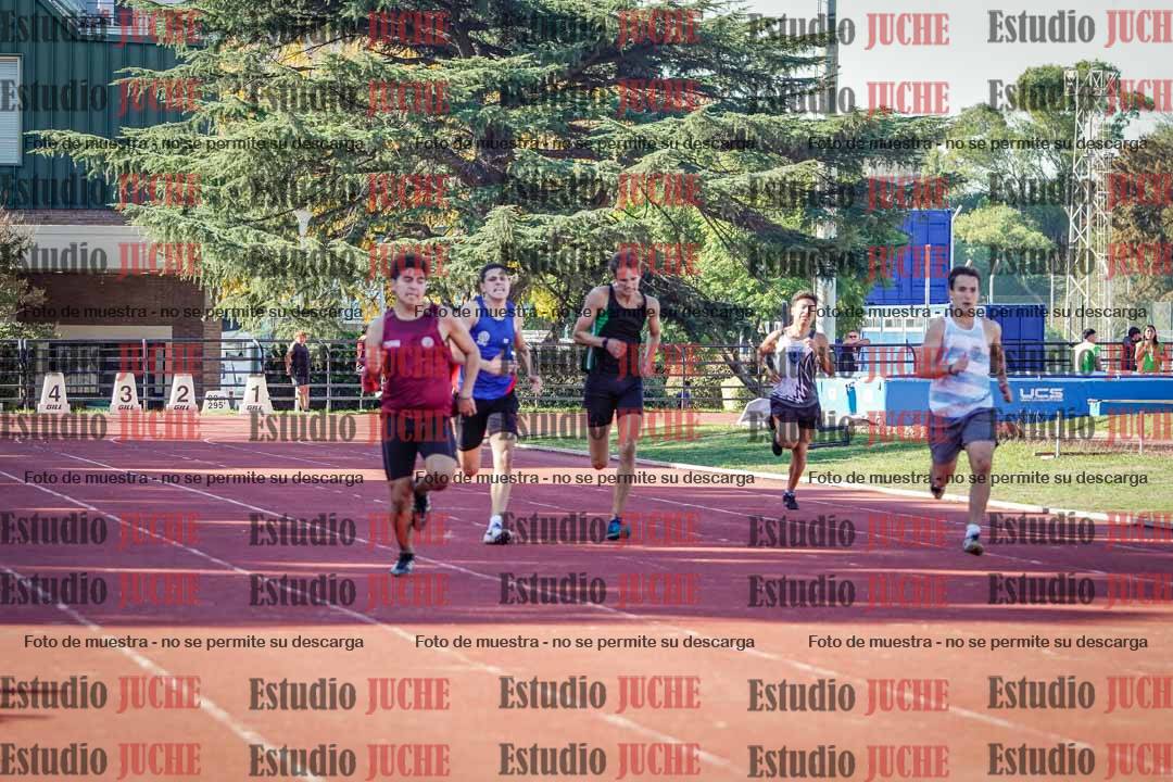 Fotos de los 400 m llanos de varones