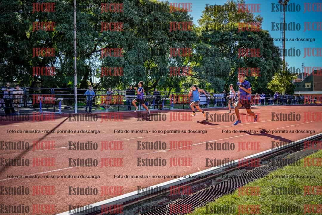 Fotos de los 80 m de varones