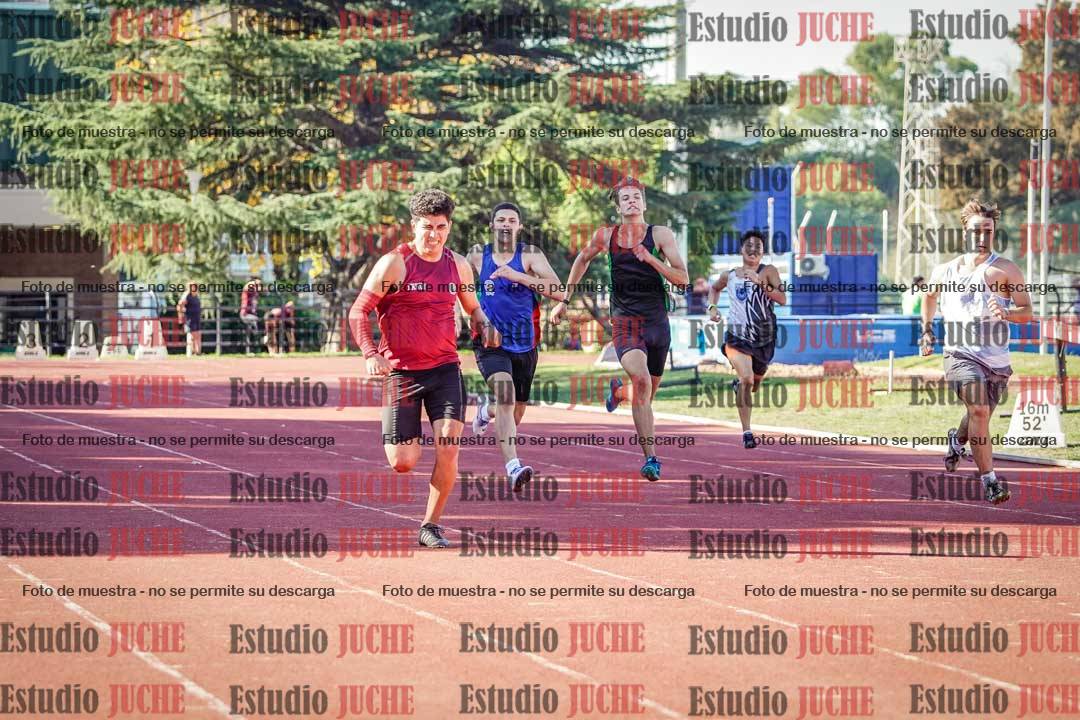 Fotos de los 400 m llanos de varones