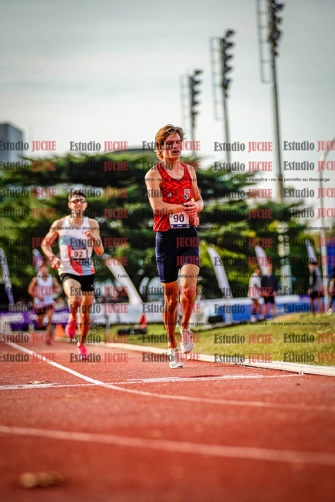 Fotos de los 3000 m con obstáculos de varones