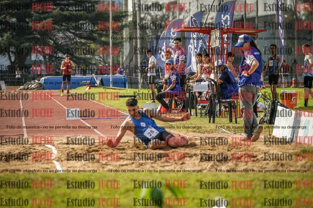Fotos del salto en largo de varones