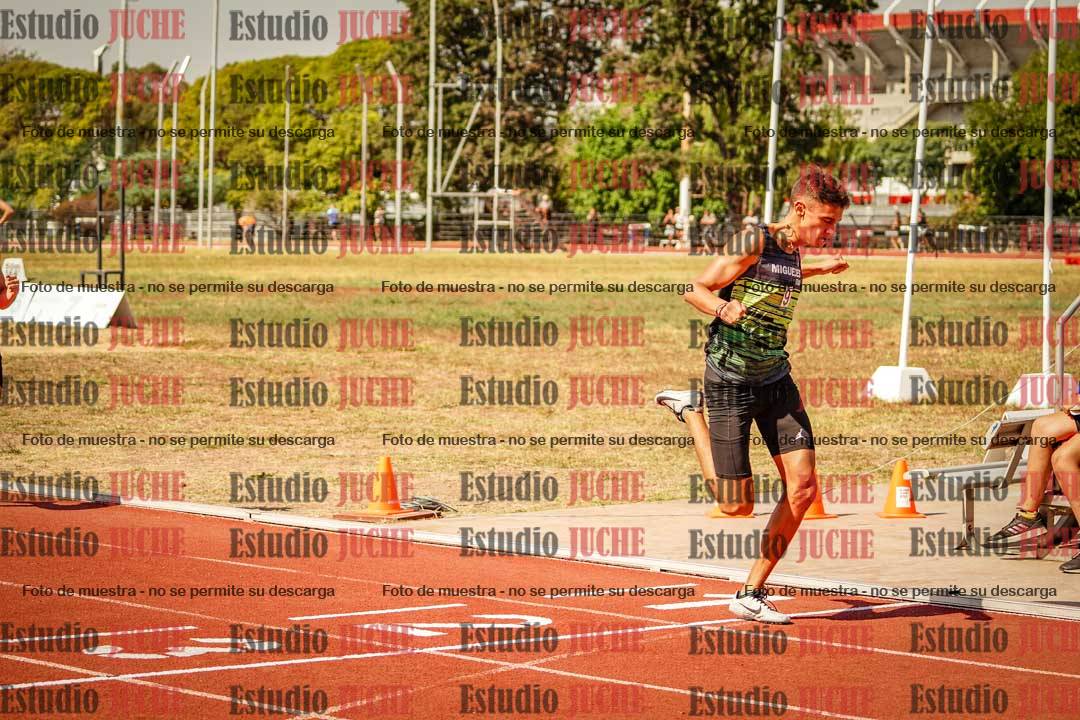 Fotos de los 800 m llanos de varones