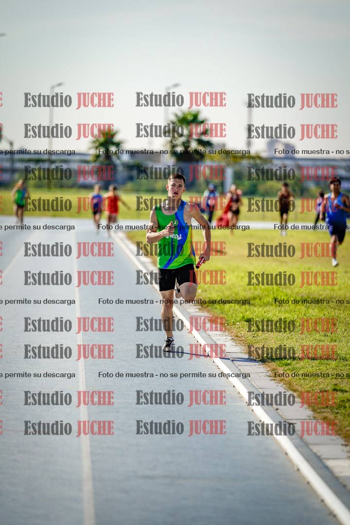 Fotos de las postas 8x300 m mixtas