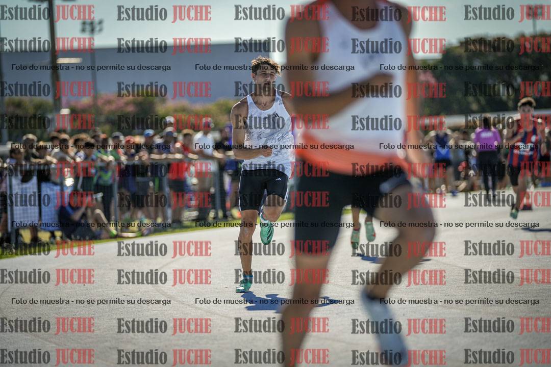 Fotos de los 400 m llanos de varones