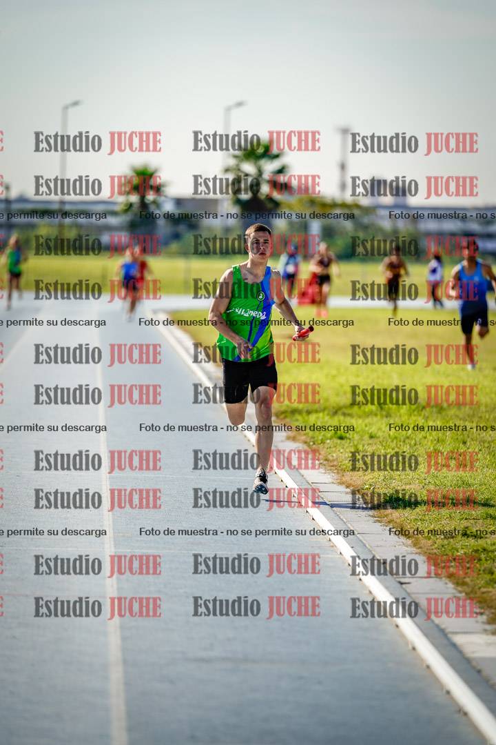 Fotos de las postas 8x300 m mixtas
