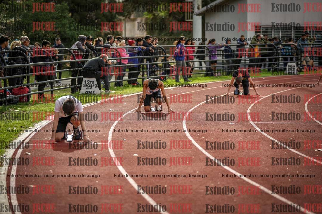 Fotos de los 400 m llanos de varones