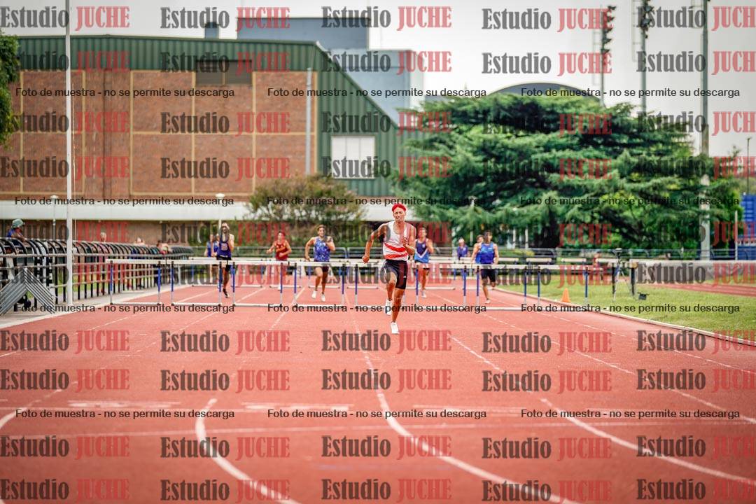 Fotos de los 400 m con vallas de varones