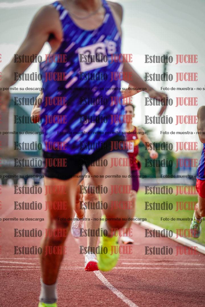 Fotos de los 800 m llanos de varones