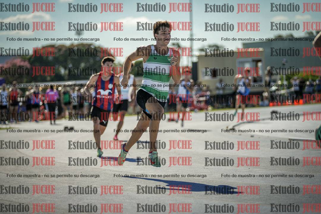 Fotos de los 400 m llanos de varones