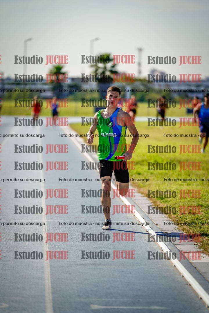 Fotos de las postas 8x300 m mixtas