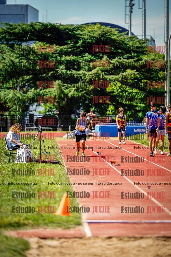Fotos del salto en largo de varones