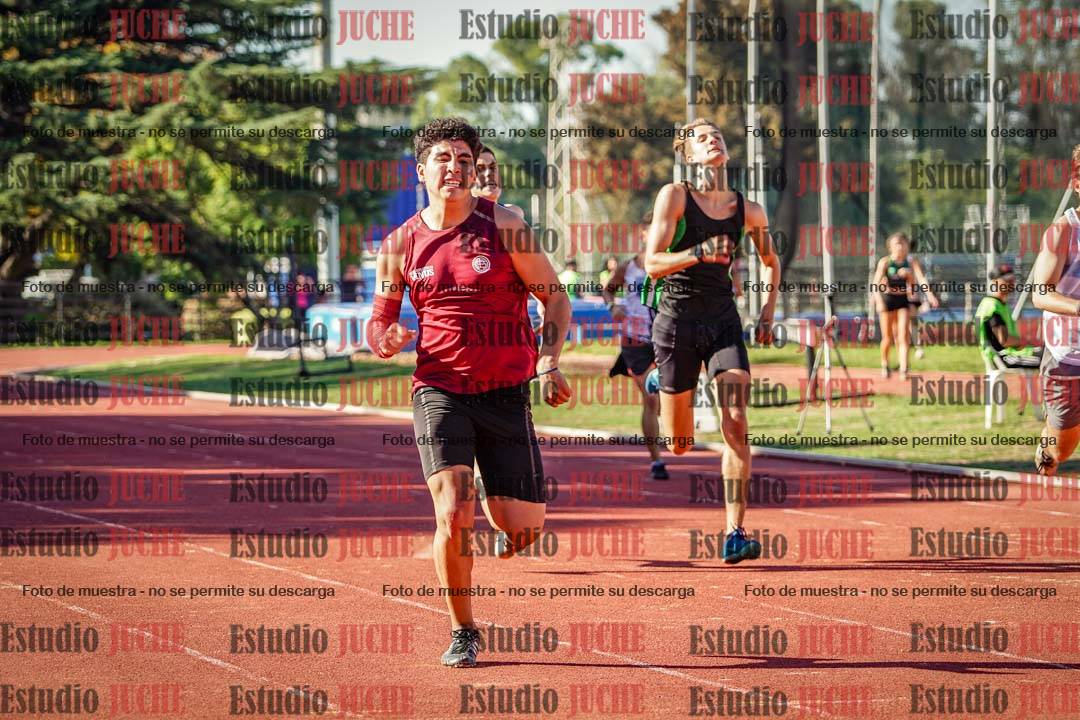 Fotos de los 400 m llanos de varones