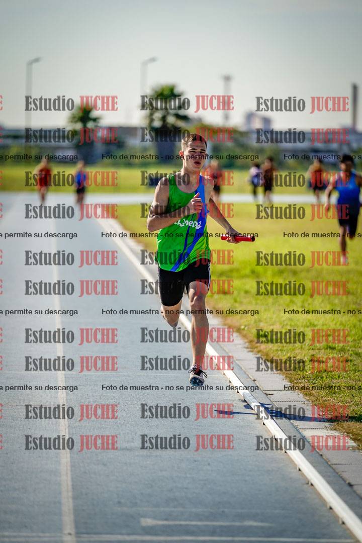 Fotos de las postas 8x300 m mixtas