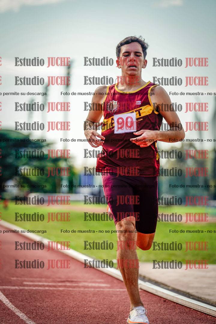 Fotos de los 800 m llanos de varones
