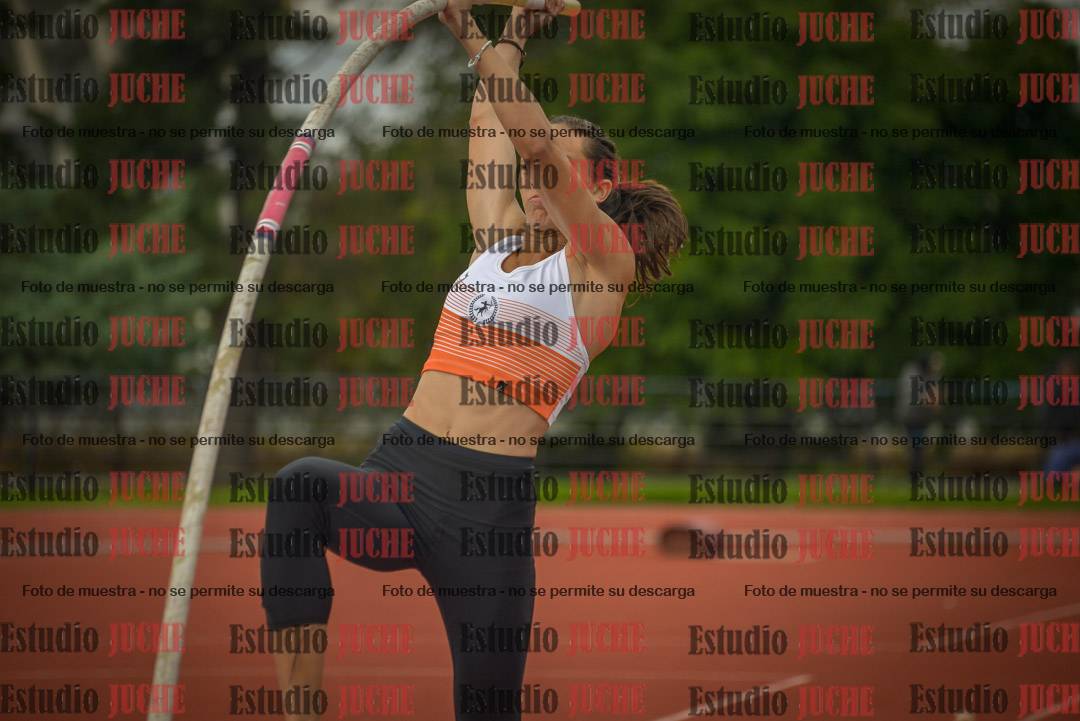 Fotos del salto con garrocha de mujeres y varones