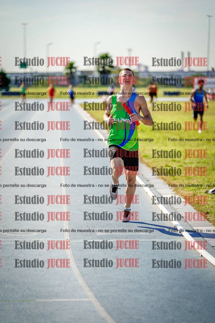 Fotos de las postas 8x300 m mixtas