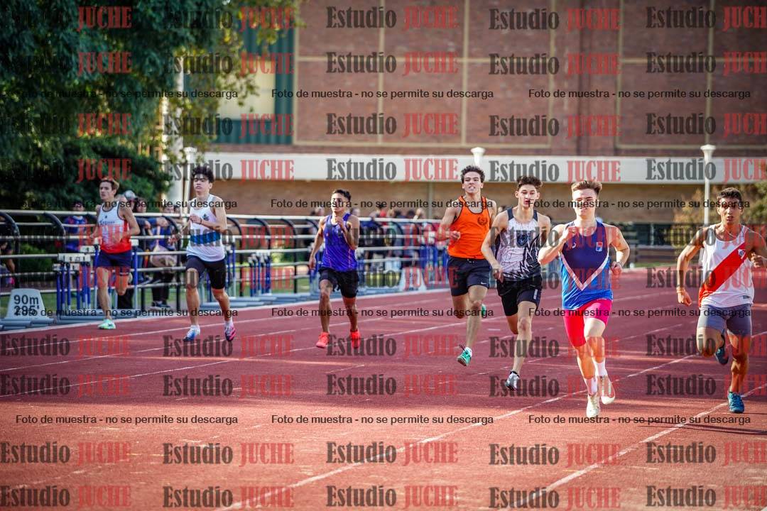 Fotos de los 400 m llanos de varones