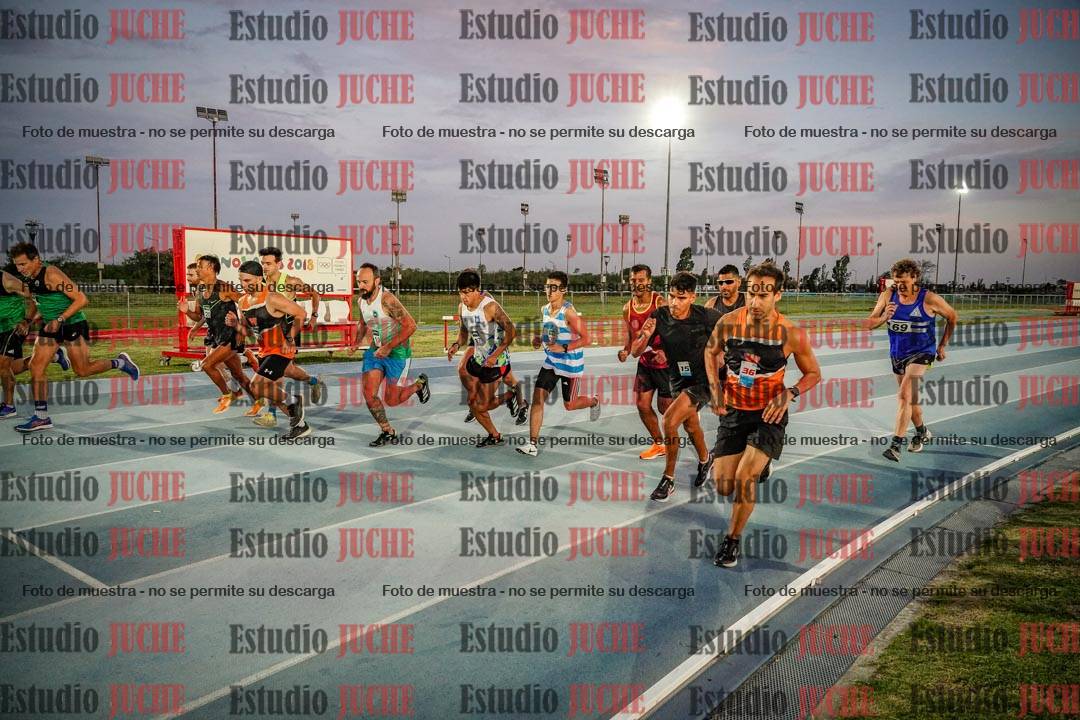 Fotos de los 3000 m llanos de varones