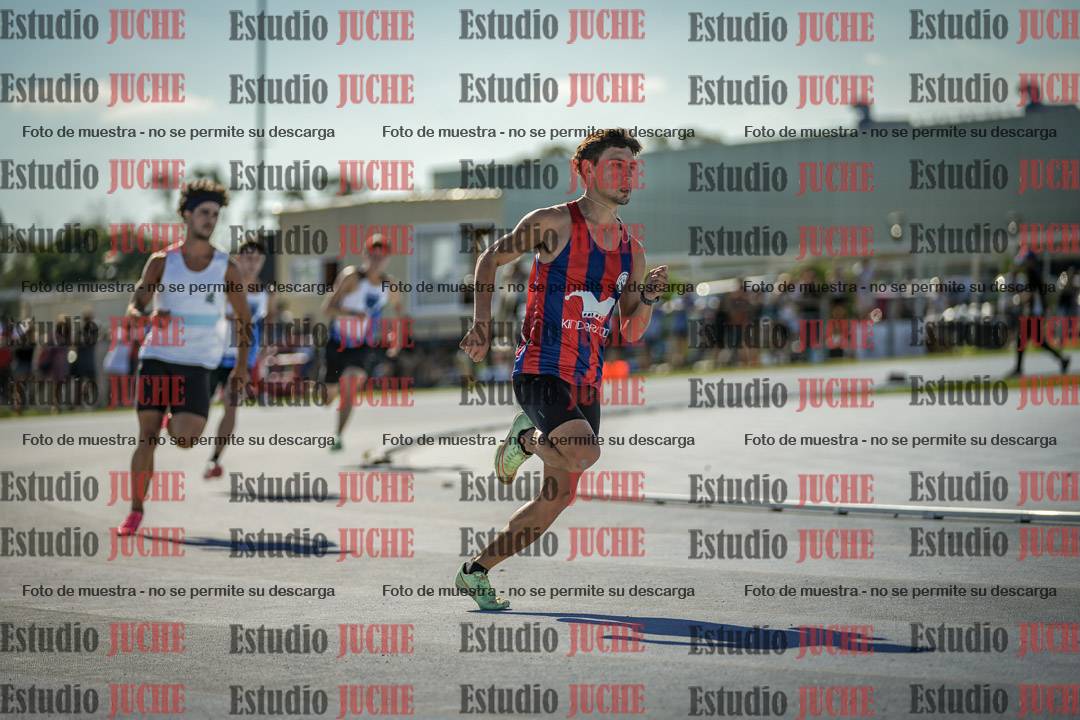 Fotos de los 400 m llanos de varones