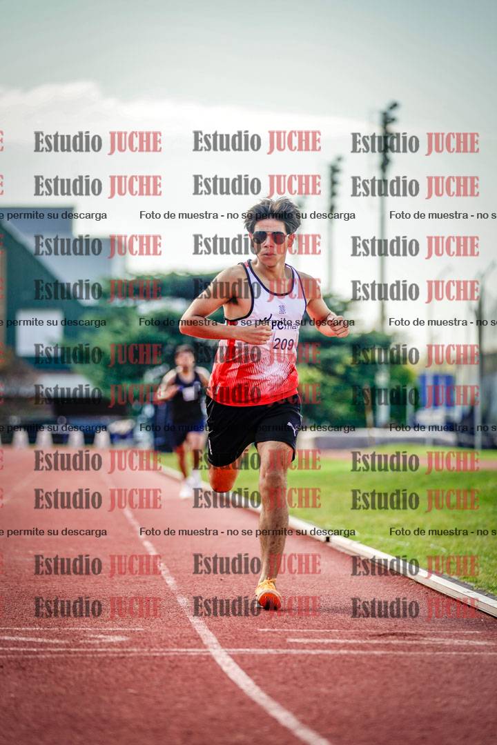 Fotos de los 800 m llanos de varones